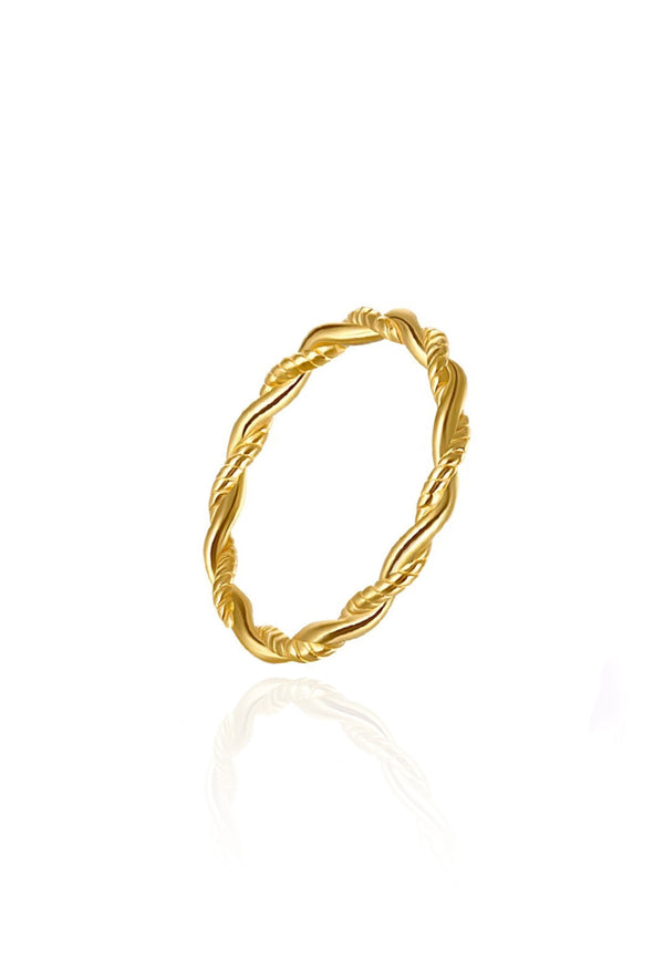 Kira Twisted Elegance Band Ring in Gold