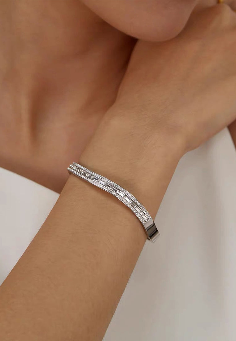 Elara Zirconia Pave Bangle