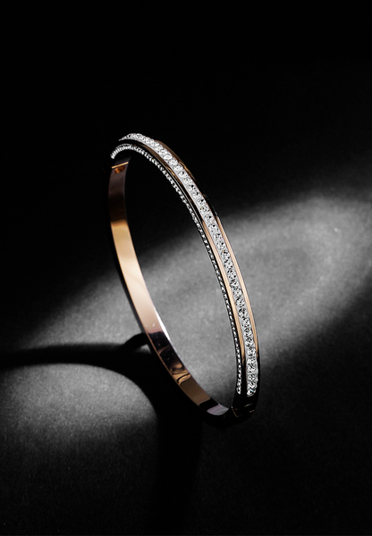 Marilyn Encircling Band of Zirconia Closed Hinged Bangle