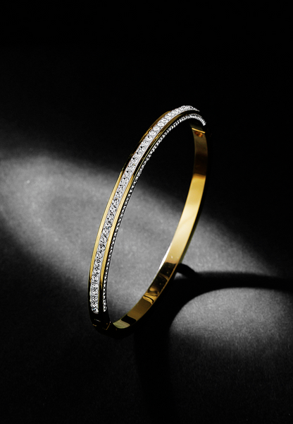 Marilyn Encircling Band of Zirconia Closed Hinged Bangle